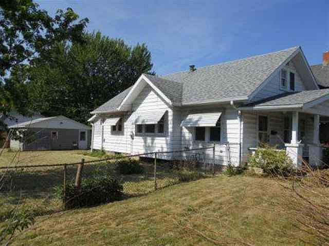 1st image of 1715 Everett St