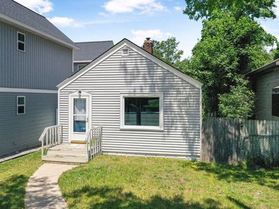 1029 E Front St, Traverse City, MI, 49686