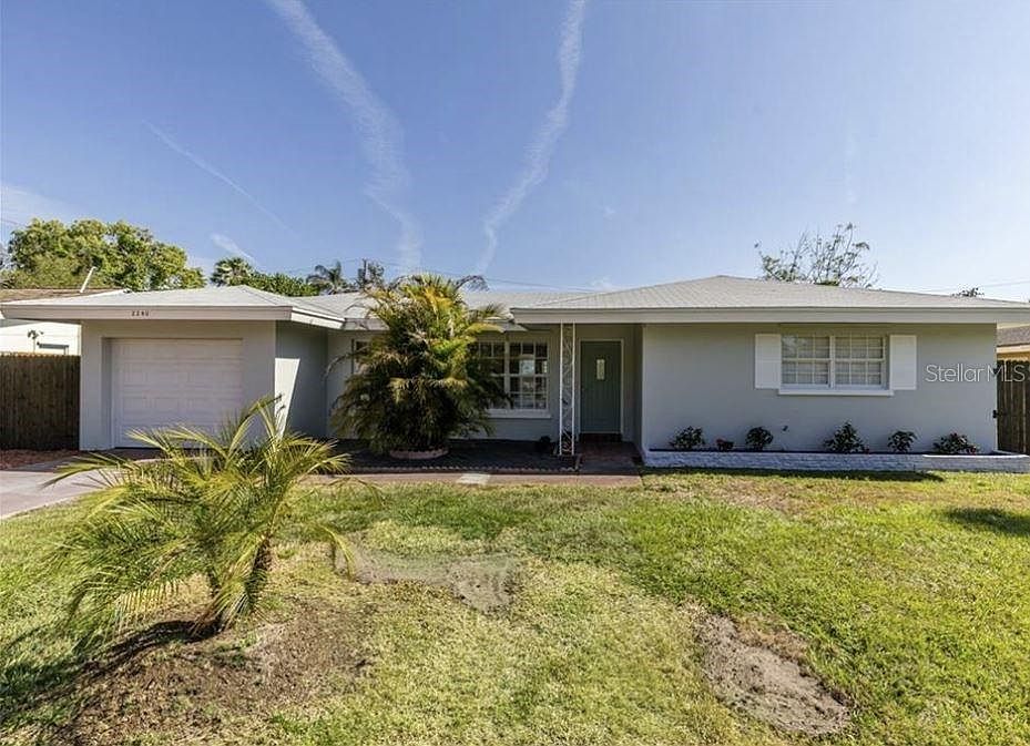 1st image of 2240 Lanai Ave