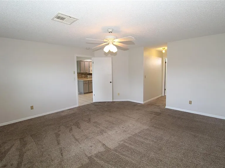 309 Bryce Ct — Photo 19