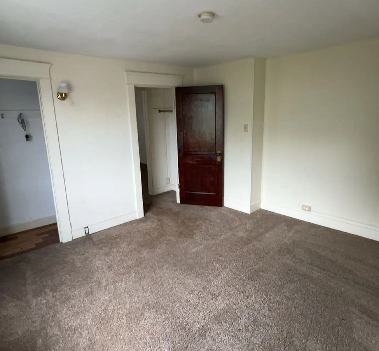 2 bed, $1,000 — Photo 3