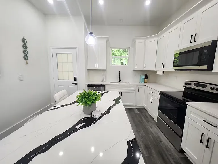 1528 Murphy Ave SW #B — Photo 10