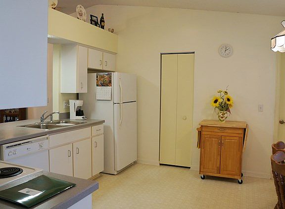 5th image of 23 Parkview Dr