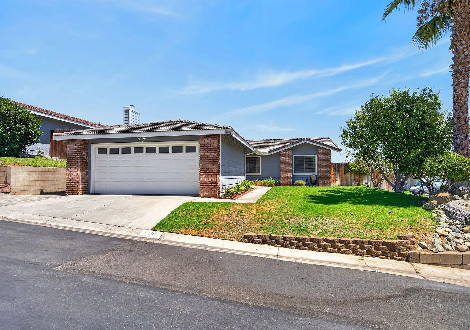 Charming Home Near Riverwalk Parkway — Photo 1