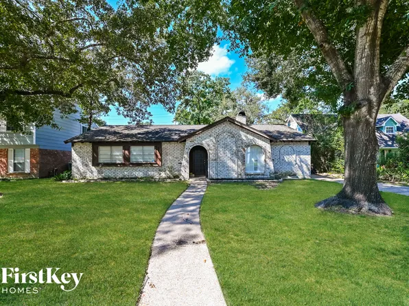 11907 Cedarcliff Dr, Houston, TX 77070