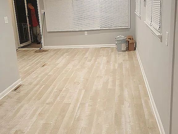 3rd image of 1012 Arbor Dr