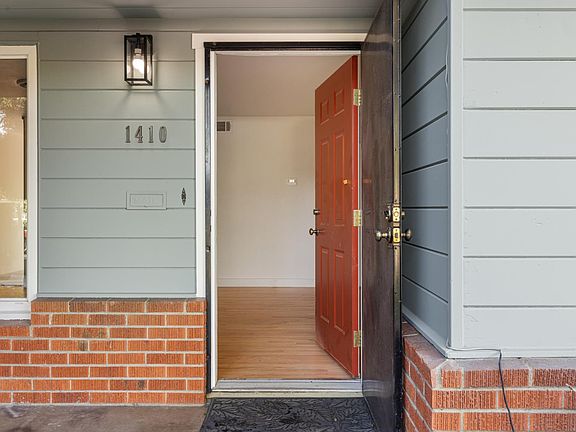 4th image of 1410 Maplewood Dr