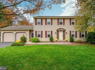908 Gemstone Dr, Lancaster, PA 17601