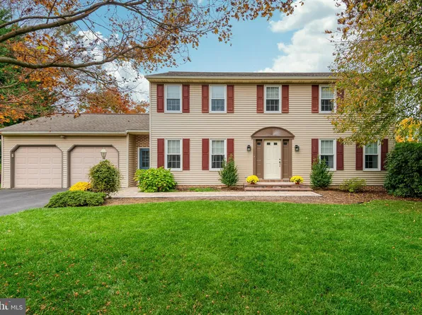 908 Gemstone Dr, Lancaster, PA 17601