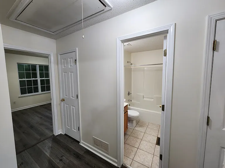 1140 Towne Square Ln #MAIN — Photo 3
