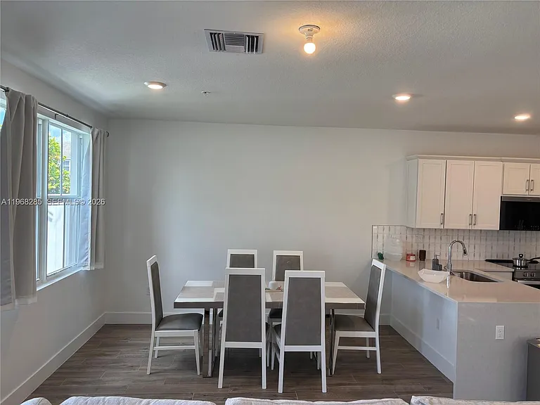 146 SW 170th Ave #146 — Photo 8