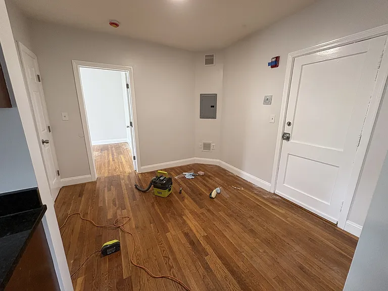 2 webster — Photo 5