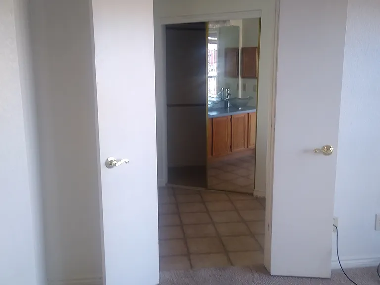 10600 Lehman St — Photo 3