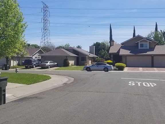 5th image of 1081 Guava Way