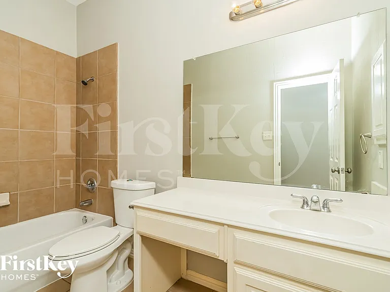 4301 Palmer Dr — Photo 14