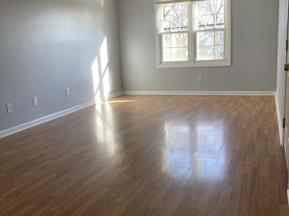 14 Saratoga Ave #4, Pawtucket, RI 02861
