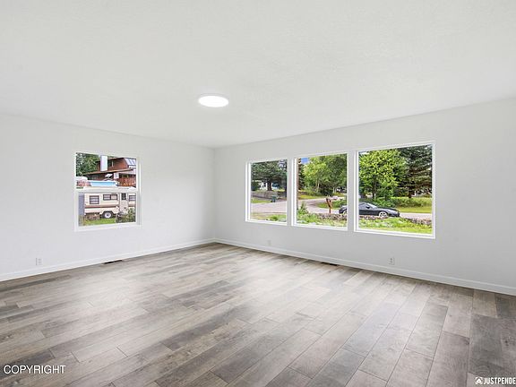 4th image of 4008 Allan Pl