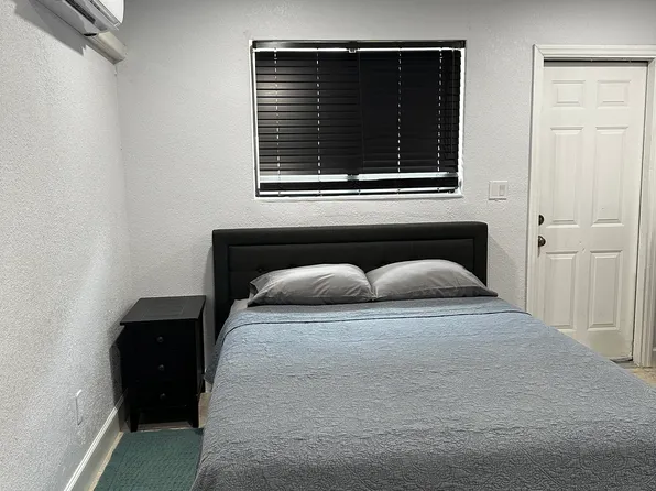 1525 NE 3rd Ave, Fort Lauderdale, FL 33304