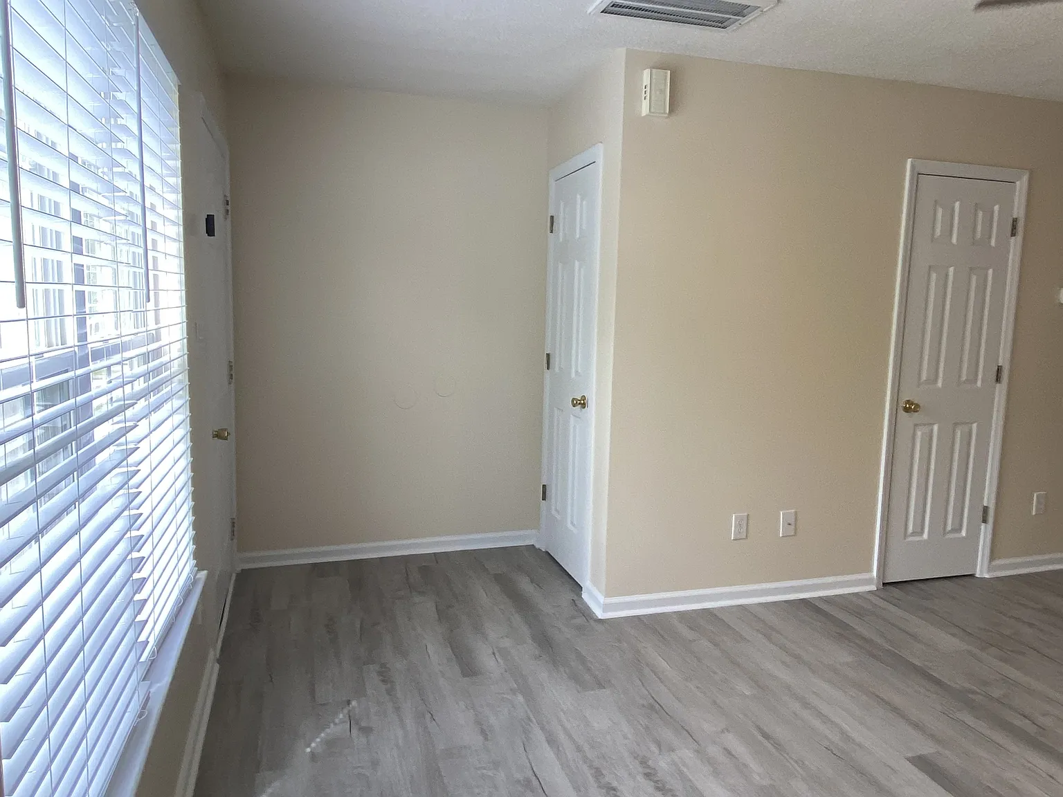 350 Bracken Place (Jacksonville) - 1 — Photo 2