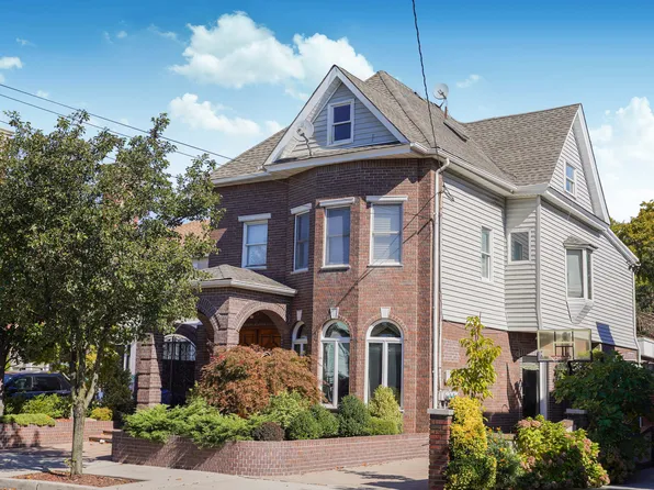 2233 East 72nd Street image 1 of 38