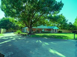 149 Lassetter Dr, Red Oak, TX 75154