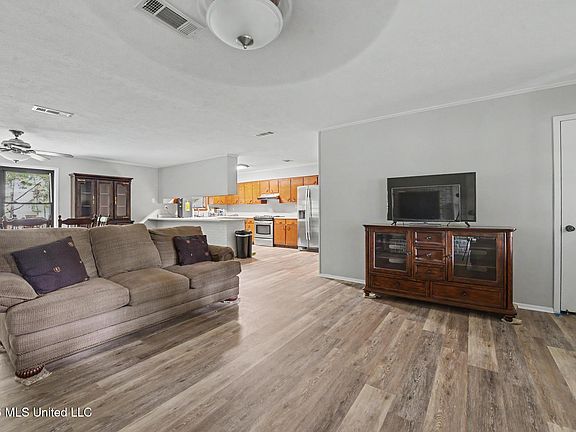 4th image of 3321 Island View Dr