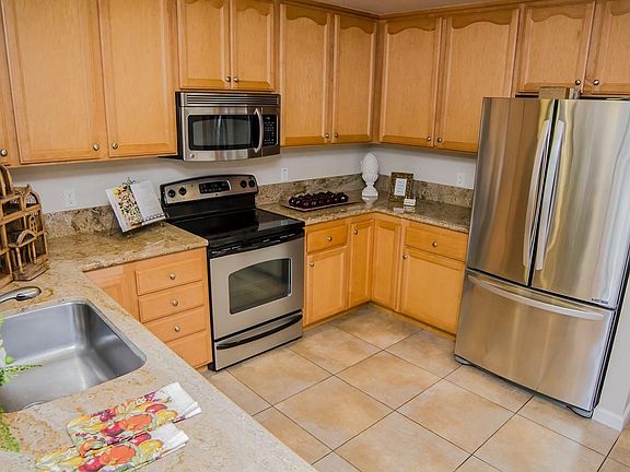 5th image of 2311 American River Dr