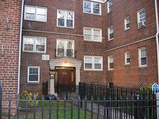 2nd image of 76 Melmore Gdns APT 303