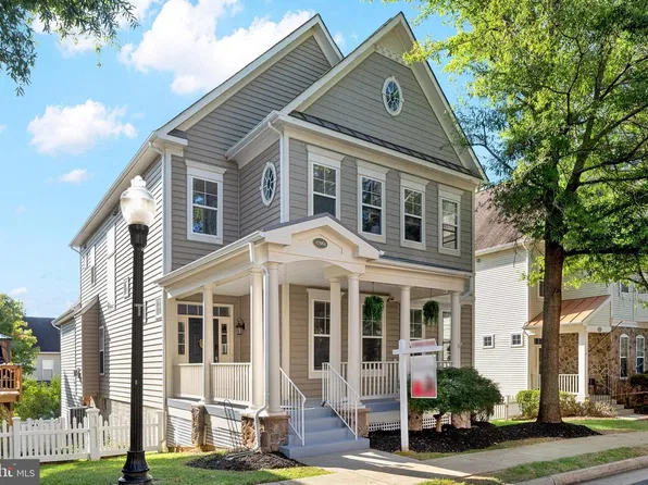 17562 Lethridge Cir, Round Hill, VA 20141