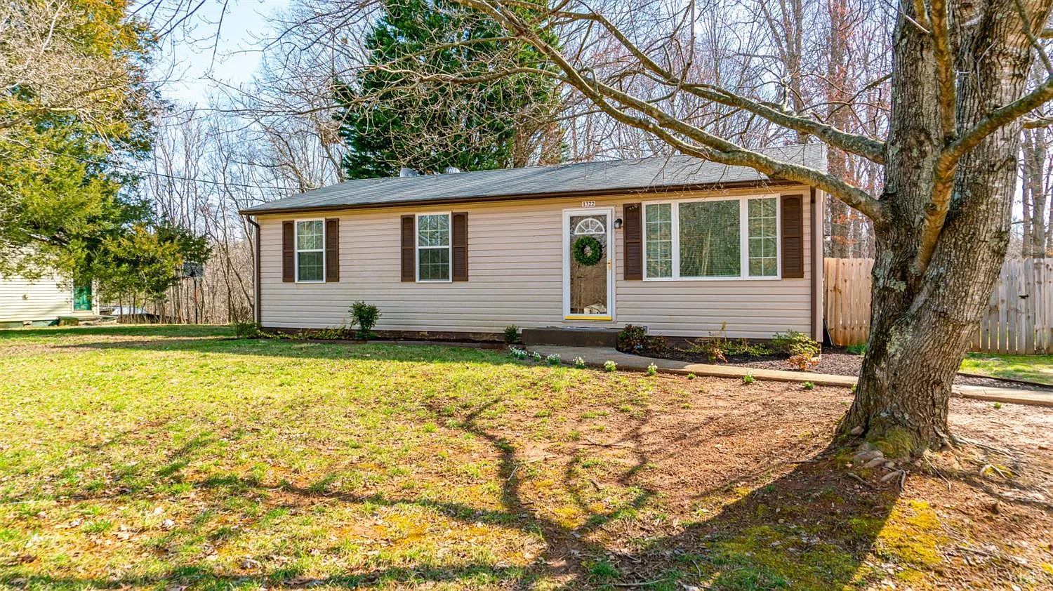 1322 Boxwood Farm Rd photo 1