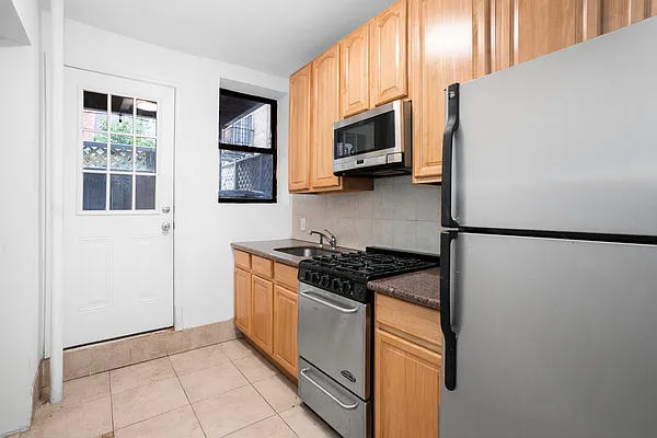 Rented by Douglas Elliman | media 7