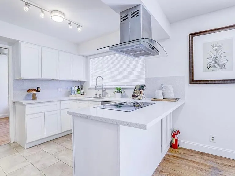 1350 Sumac Cir — Photo 5