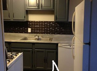 228 N Plum St, Carlinville, IL 62626