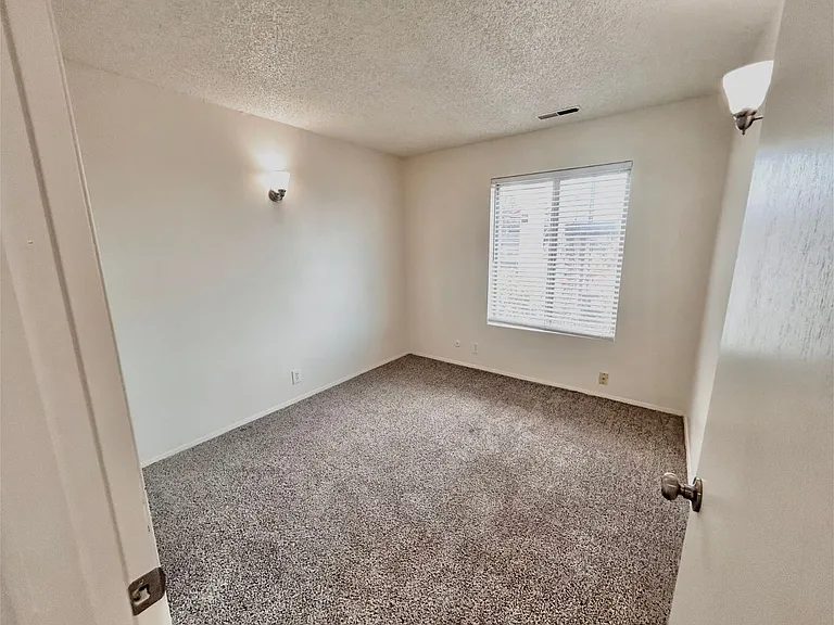 Foothill Terrace — Photo 101