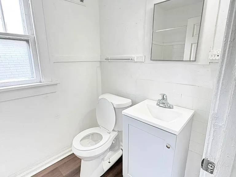 1019 Booth Ave — Photo 21