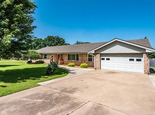 1401 Lariat Dr, Bartlesville, OK 74006