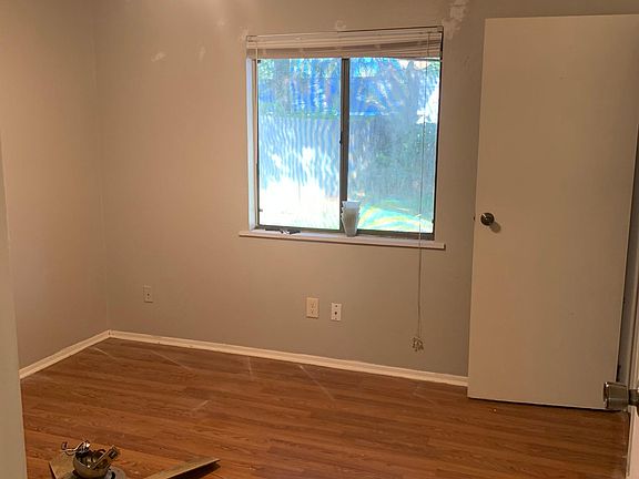 4th image of 105 Strasbourg Dr