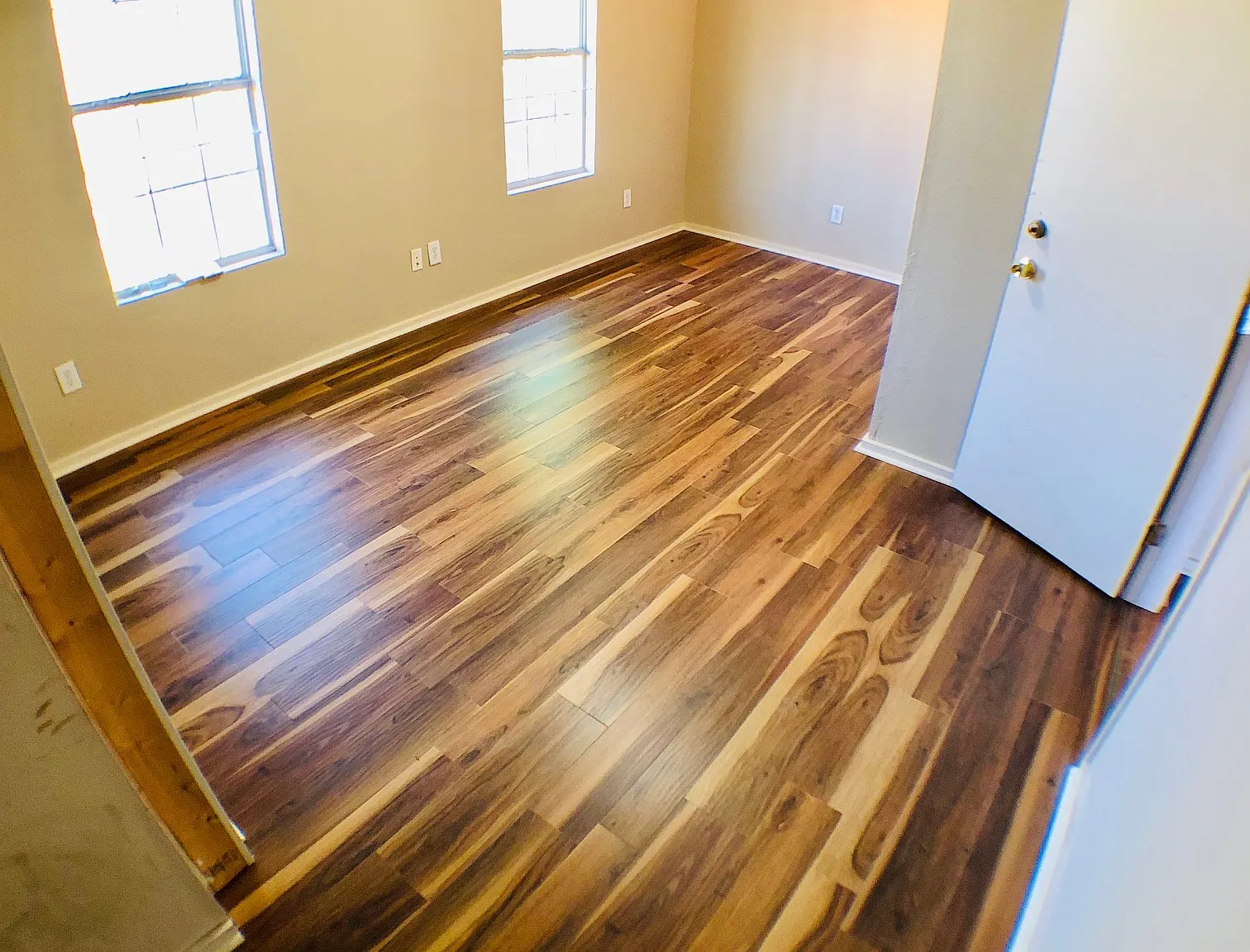 1 bed, 2100 sqft, $699 — Photo 2