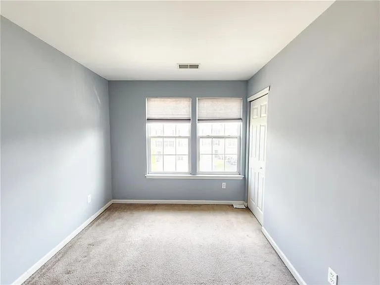 1073 Sparrow Way — Photo 33
