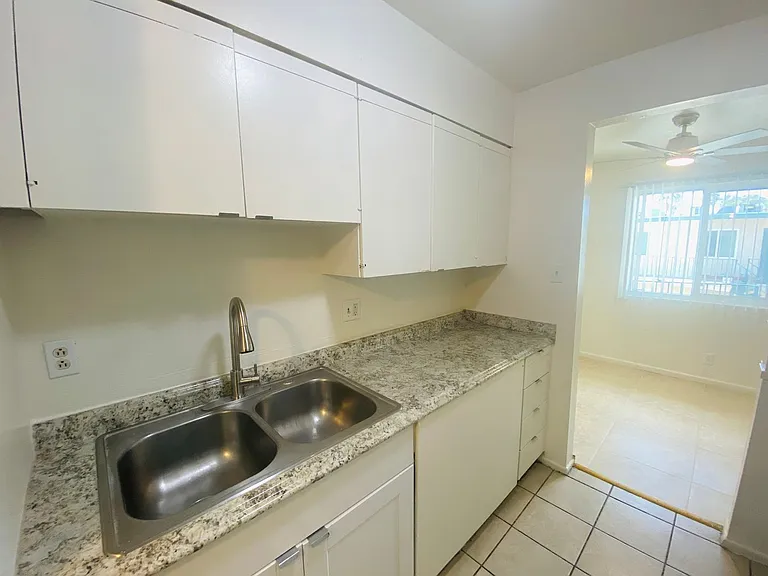 3762 Royal Crest St — Photo 6