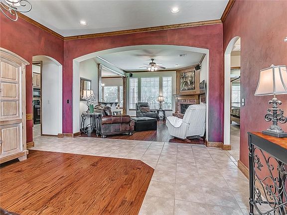 5th image of 15704 Darlington Ct