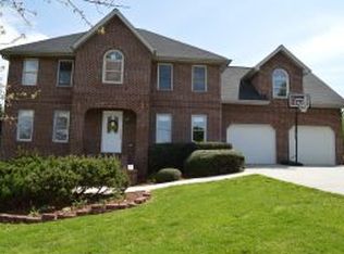 321 Hedgerow Ct, Kingsport, TN 37663