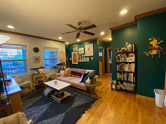 3rd image of 1814 W Chase Ave #1