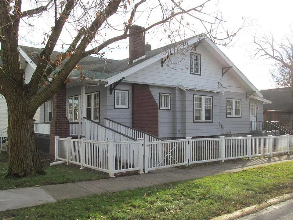 700 Mace St photo 1