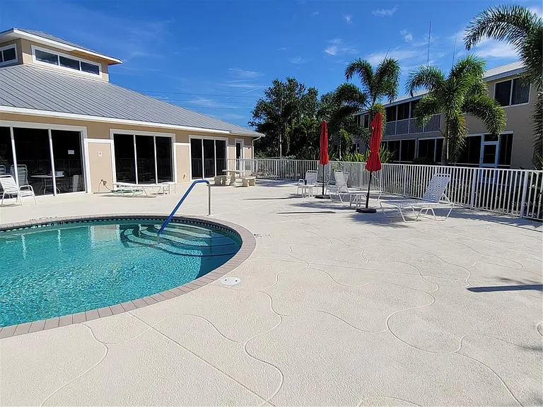 9550 Fiddlers Green Cir #105 — Photo 32