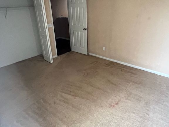2nd image of 3302 Amberley Park Cir