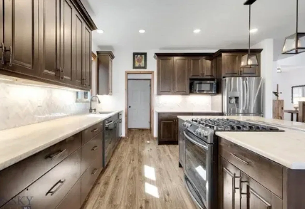 4 bed, 2282 sqft, $4,000 — Photo 3