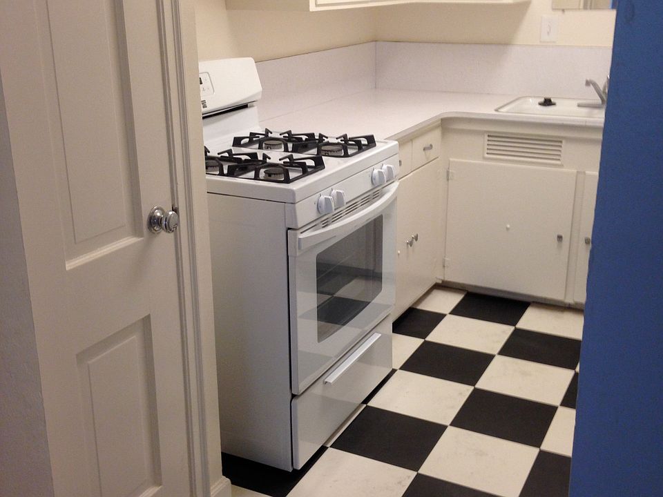 Kitchen - new floors!