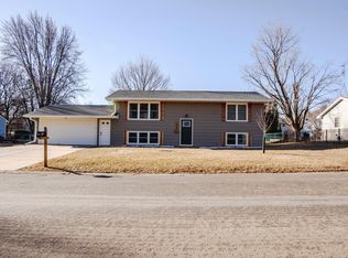 1425 Mitchell Dr, Faribault, MN 55021