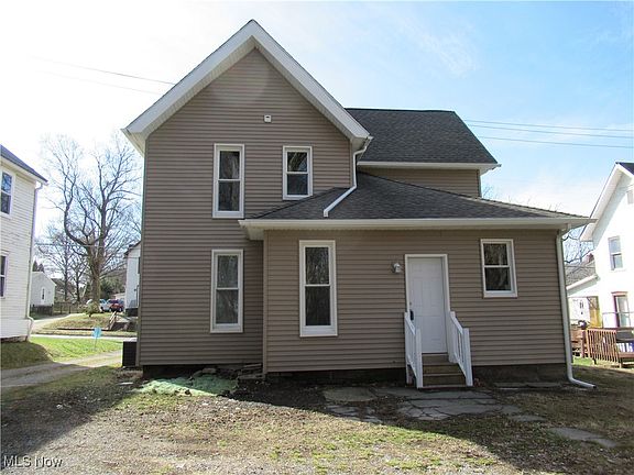 4th image of 594 Aetna St